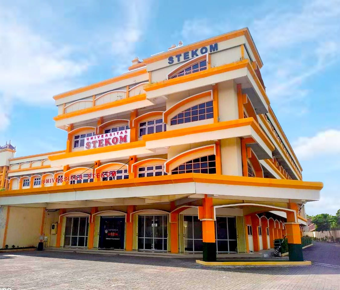 Gedung Universitas STEKOM